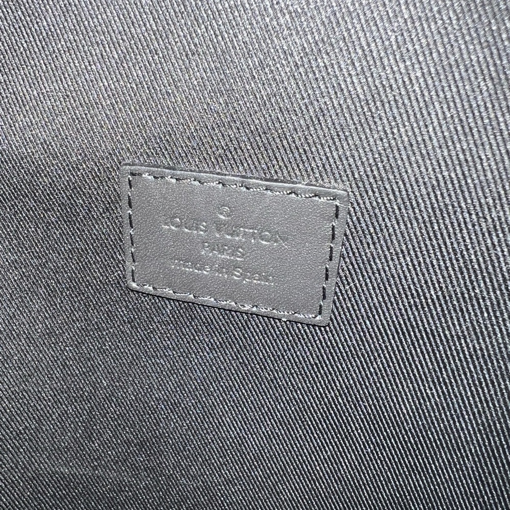 Louis Vuitton backpack - Picture 8 of 13